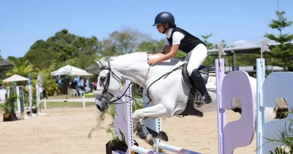 Atleta baiana de 14 anos vence Circuito Norte e Nordeste de Hipismo