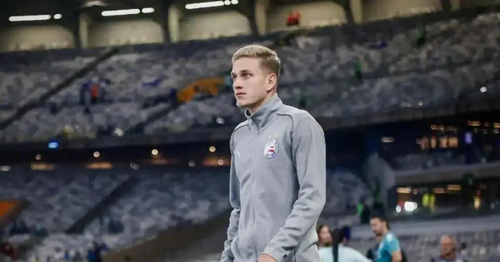 Bahia encaminha empréstimo do volante Jota ao Criciúma até dezembro