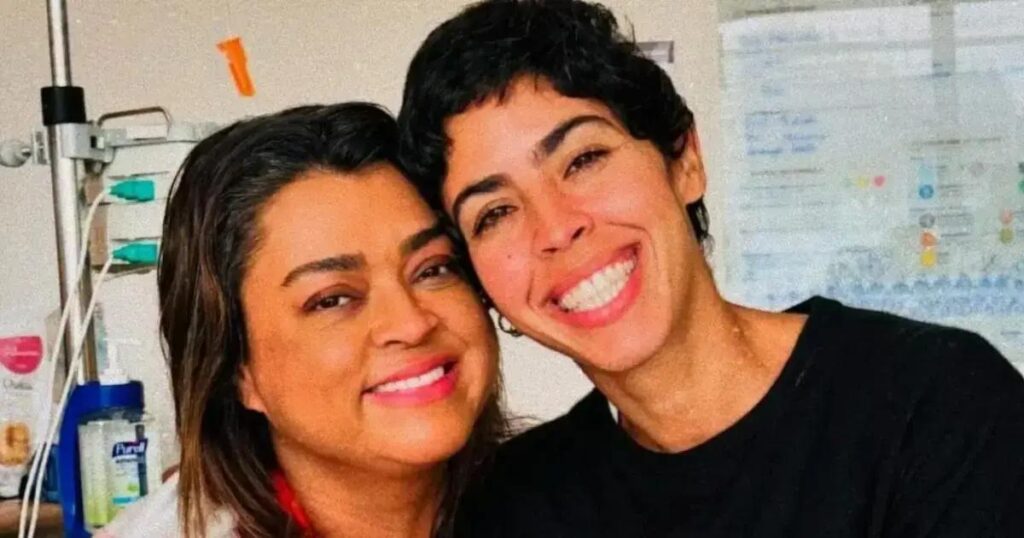 Bela Gil se oferece como barriga solidária para Preta Gil