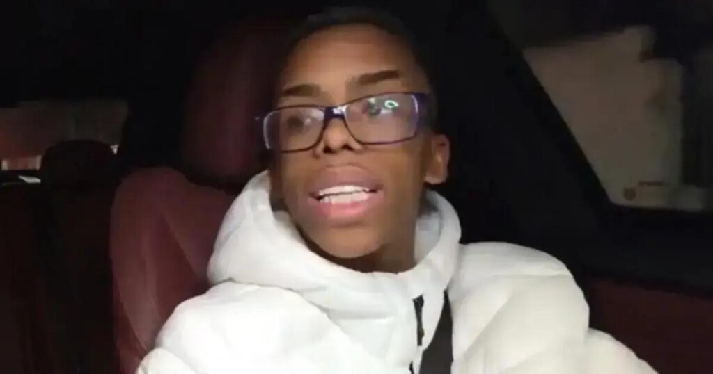 Boca de 09 tem perfil na Twitch suspenso após dirigir sem CNH e polêmicas