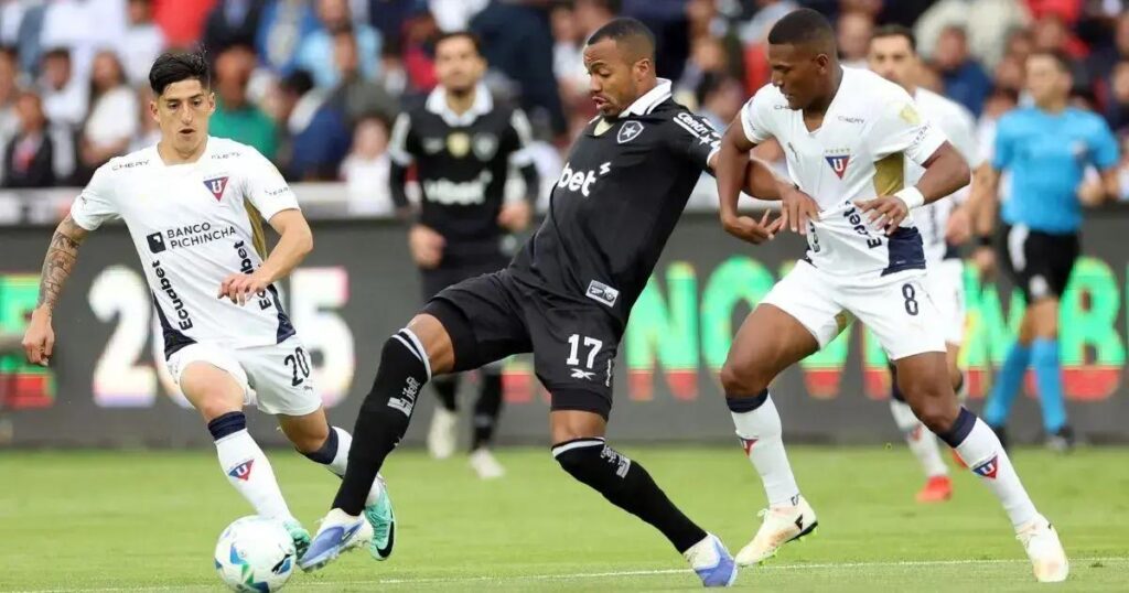 Botafogo é eliminado da Libertadores 2025 pela LDU em Quito com derrota por 2x0