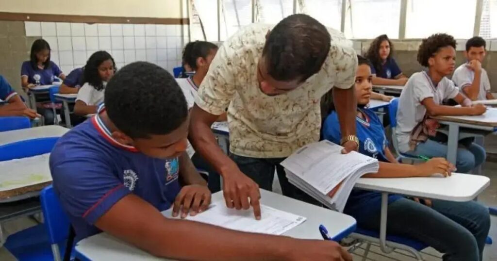 Deputado exige inclusão de juros em pagamentos do Fundef aos professores