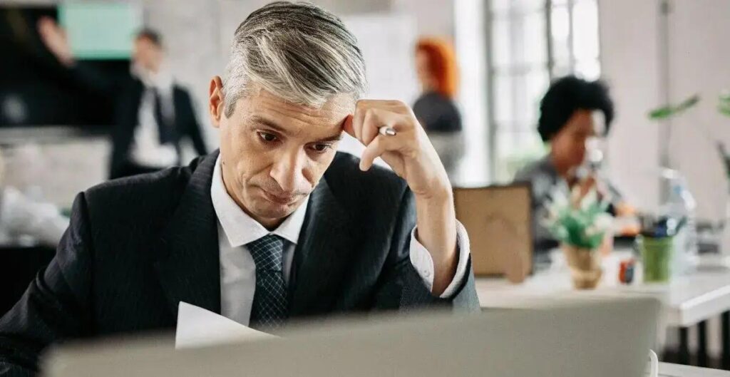 Executivos brasileiros buscam novas oportunidades por salário e desempenho