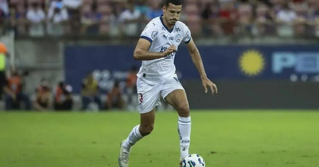 Gabriel Xavier celebra classificação do Bahia na Copa do Brasil