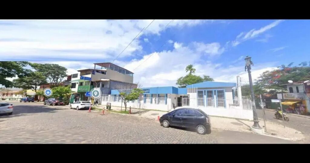 Homem é detido após depredar fórum em Itacaré com um facão