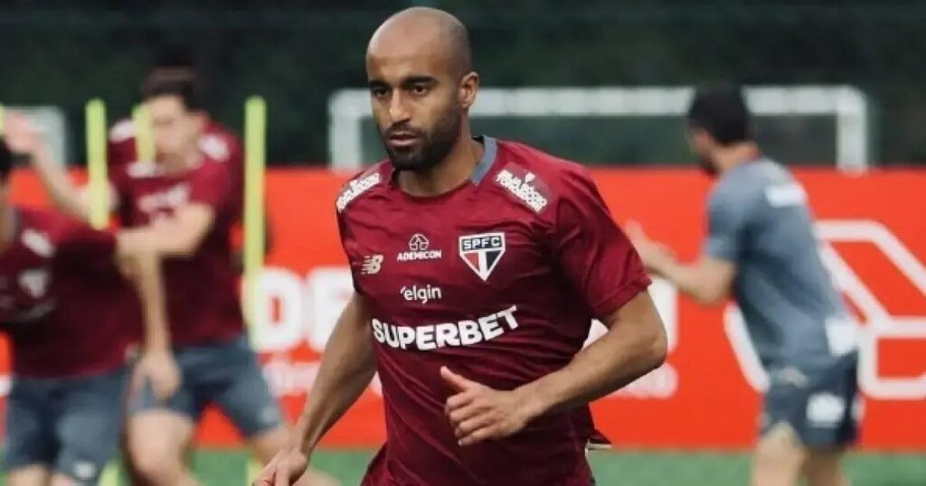 Lucas está pronto para retornar ao São Paulo contra o Vitória