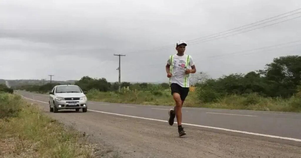 Maratonista percorre 2 mil km de São Paulo até Nova Soure em 23 dias