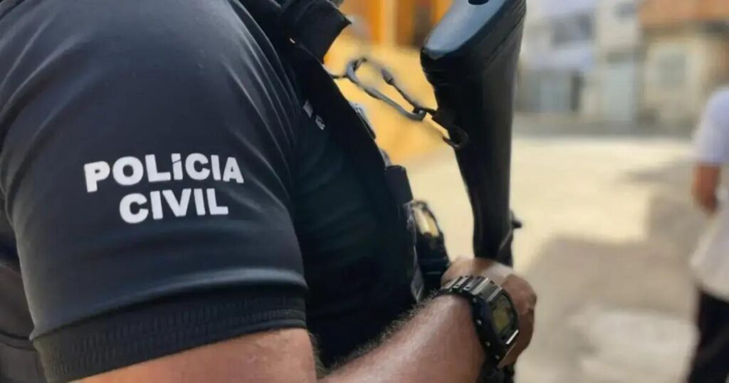 Mulher é presa por aplicar golpes com falsas ofertas de emprego em Salvador