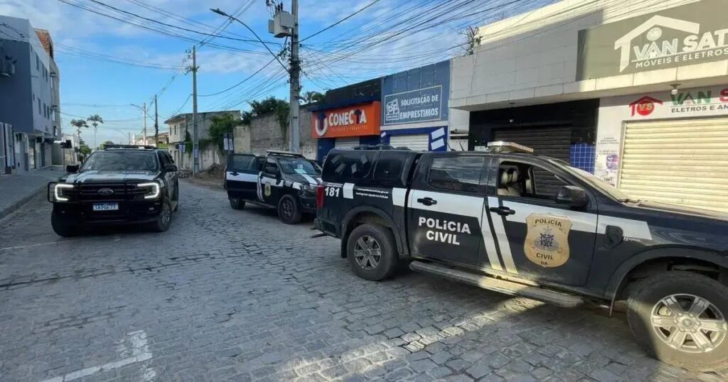 Operação prende trio por golpes financeiros contra idosos em Serrinha