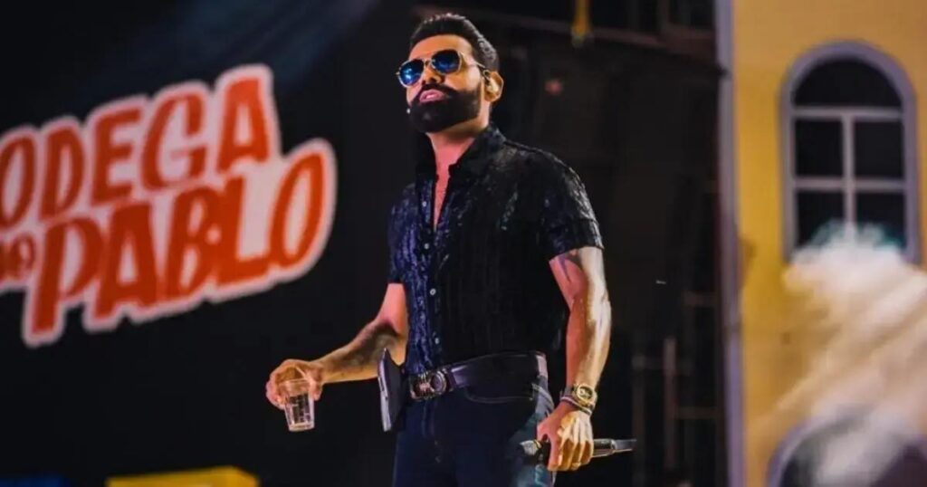 Pablo do Arrocha surpreende fãs com novo visual sem barba em show
