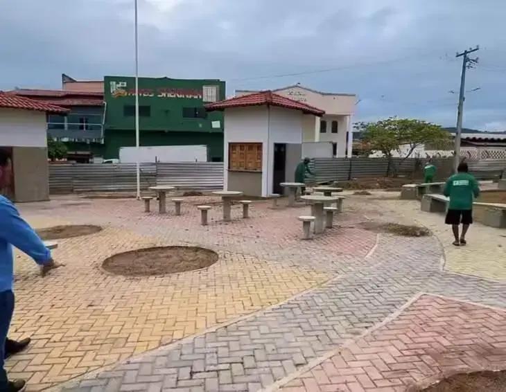 Prefeitura de Itarantim finaliza praça no Cajazeiras após longa espera
