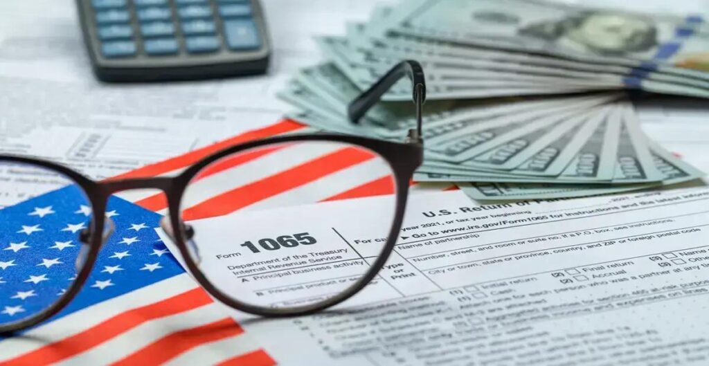 Tarifaço impõe desafios ao Brasil: setores preocupados com demissões