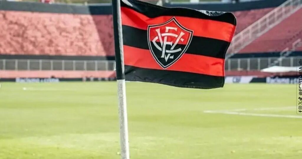 Vitória decide recorrer de decisão judicial que exige pagamento a Bruno Uvini