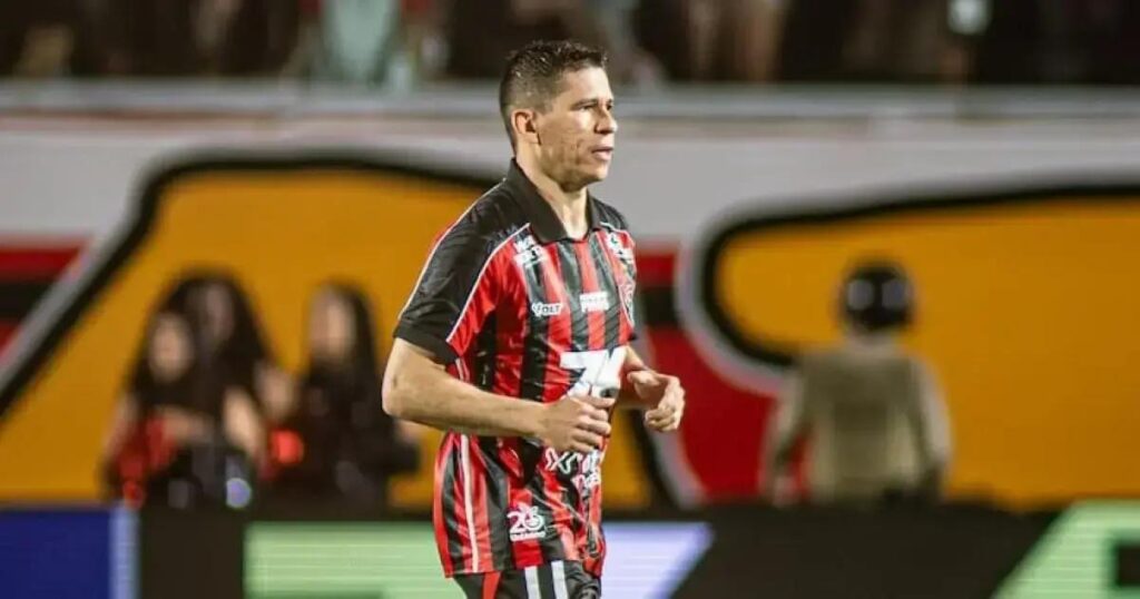 Vitória mantém invencibilidade no Maracanã contra Flamengo no Brasileirão