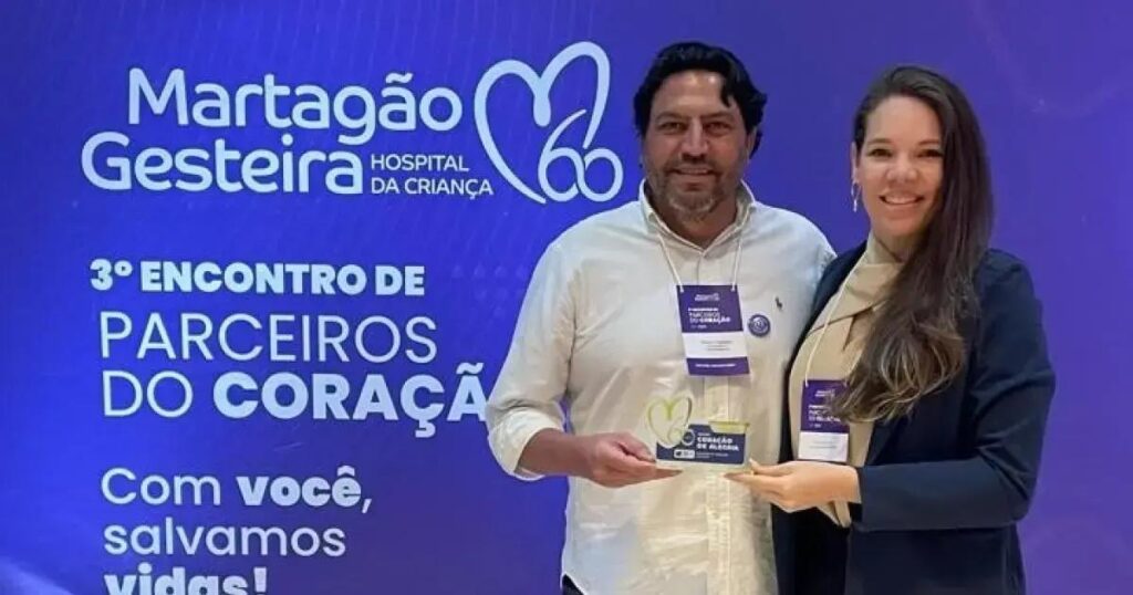 33 Contemporâneo recebe homenagem do Martagão Gesteira por parceria solidária