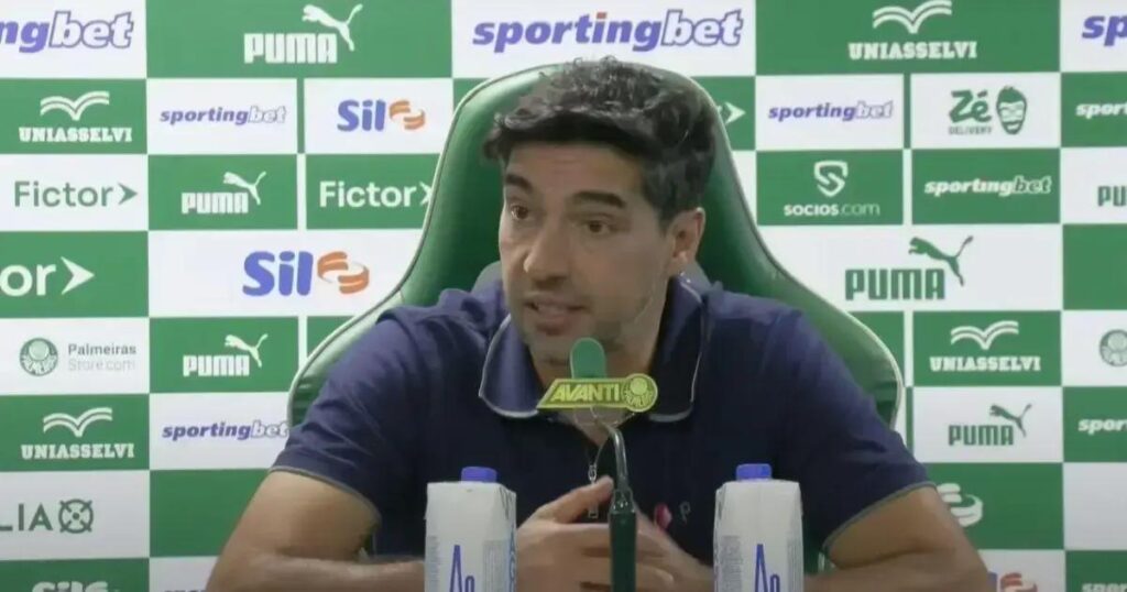 Abel Ferreira evita polêmica com Ceni após críticas ao gramado da Fonte Nova