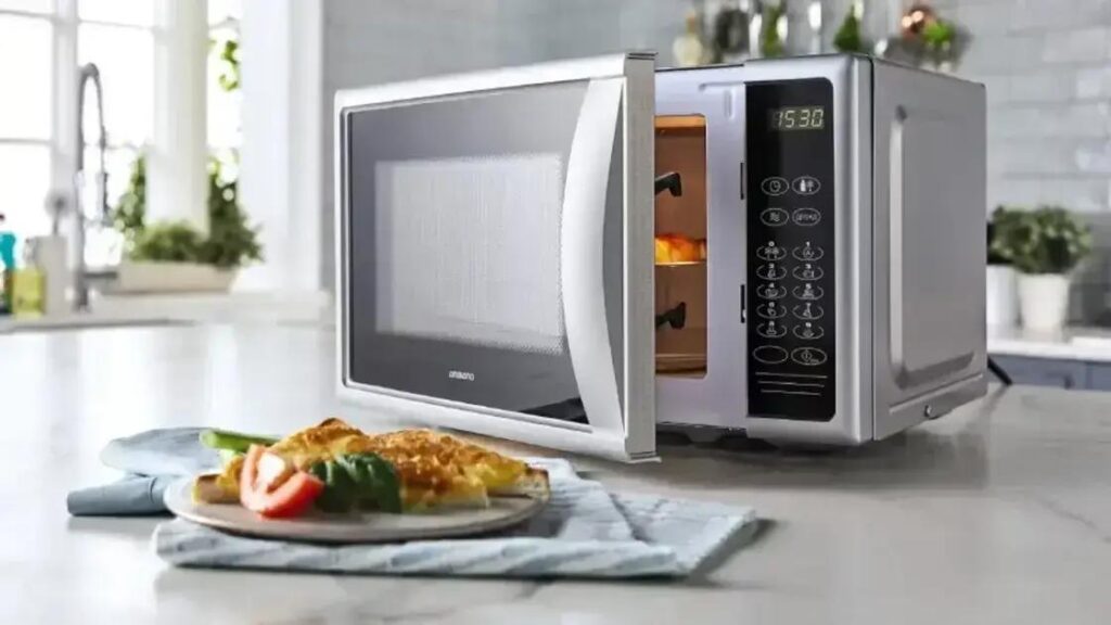 Adeus micro-ondas: brasileiros trocam por aparelhos que economizam energia