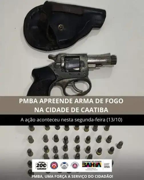Adolescente é detido com arma de fogo na mochila em Caatiba