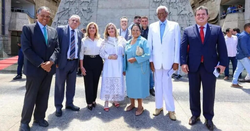 AL-BA homenageia Edvaldo Brito e Antonio Brito em sessão especial