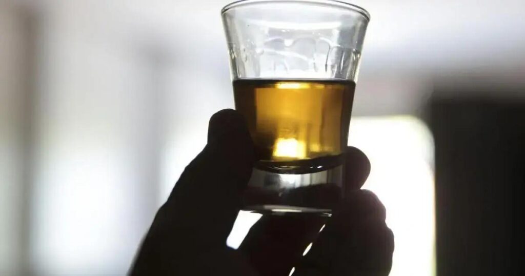 Bahia nega casos de intoxicação por metanol e emite alerta preventivo