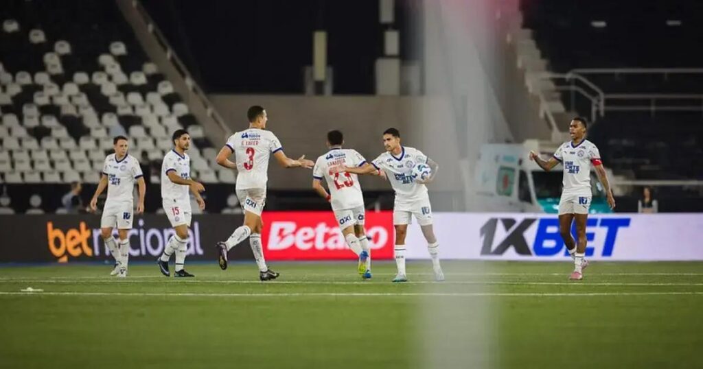 Bahia sofre duro golpe e pode ter 13 desfalques contra o Flamengo