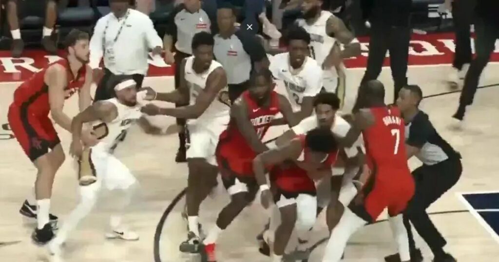 Briga entre Rockets e Pelicans marca jogo de pré-temporada da NBA