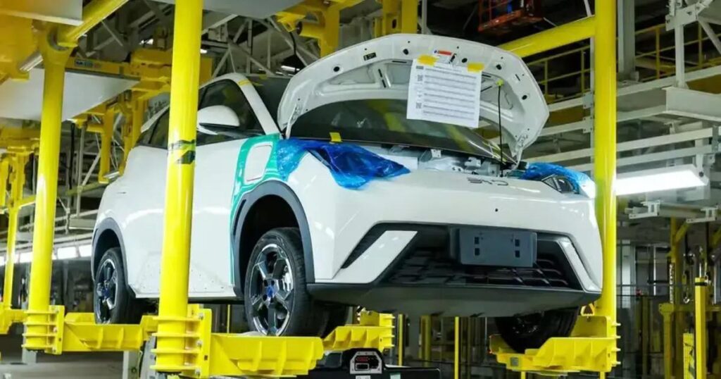 BYD inicia produção na Bahia com 3 modelos elétricos e híbridos