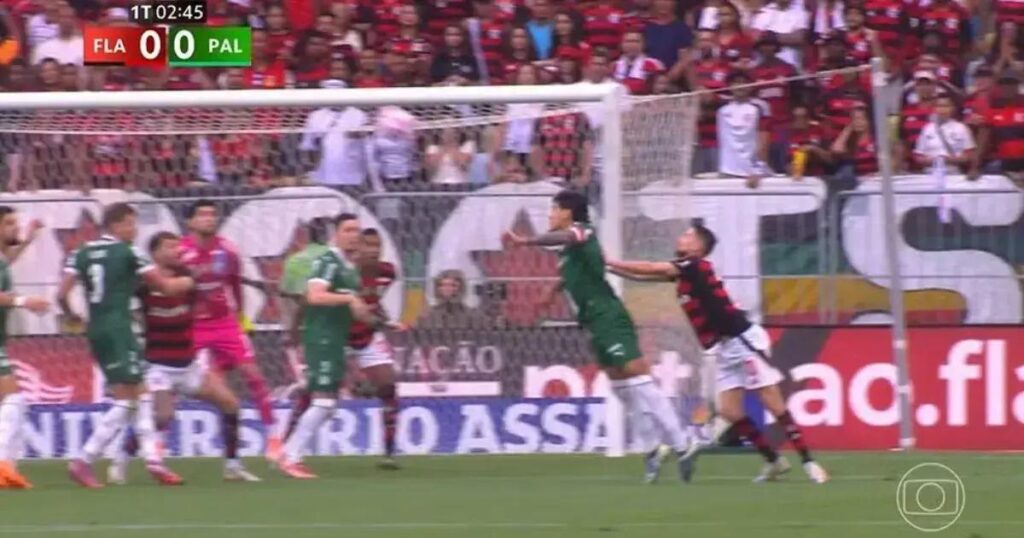 CBF divulga áudios do VAR em lances polêmicos de Flamengo x Palmeiras