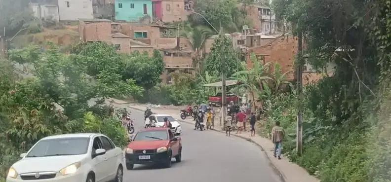 Ciclista morre após colidir com poste em ladeira de Porto Seguro