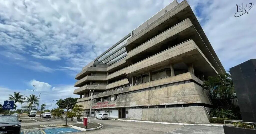 Deputado propõe Bíblia como conteúdo obrigatório nas escolas da Bahia