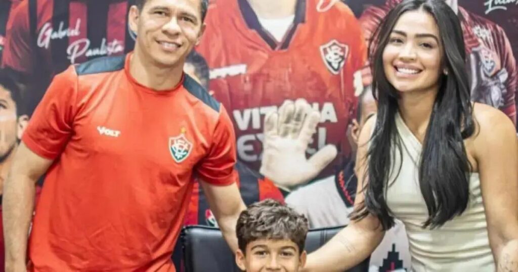 Filho de Osvaldo assina contrato com Vitória para jogar no Sub-11