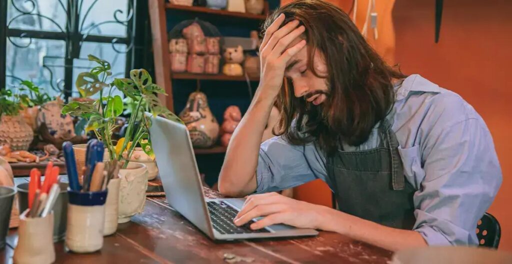 Fim da escala 6x1 pode gerar R$ 35 bi em custos para empresas