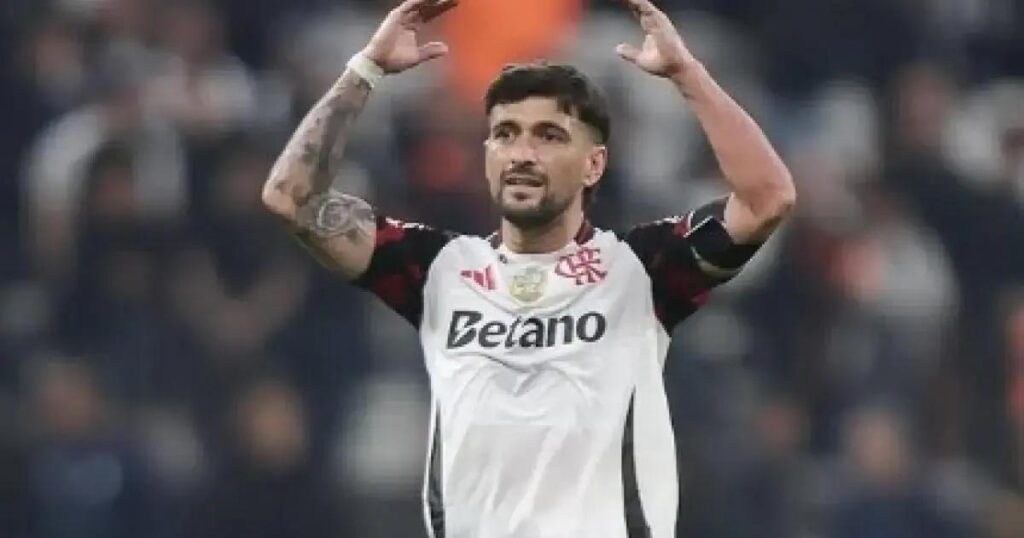 Flamengo renova contrato de Arrascaeta até 2028 com aumento salarial