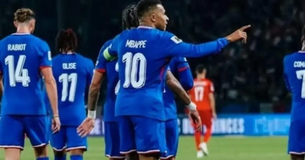 França vence Azerbaijão com golaço de Mbappé e segue invicta nas eliminatórias