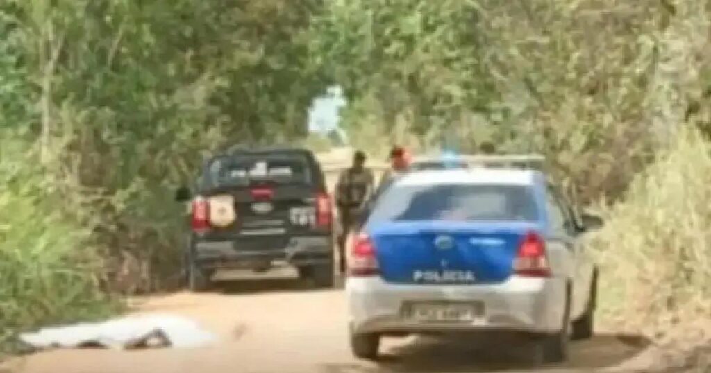 Homem é executado com mais de 20 tiros em estrada de Eunápolis