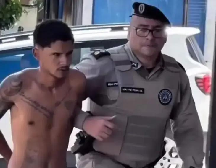 Homem que manteve mulher e criança reféns em Ilhéus já responde por homicídio
