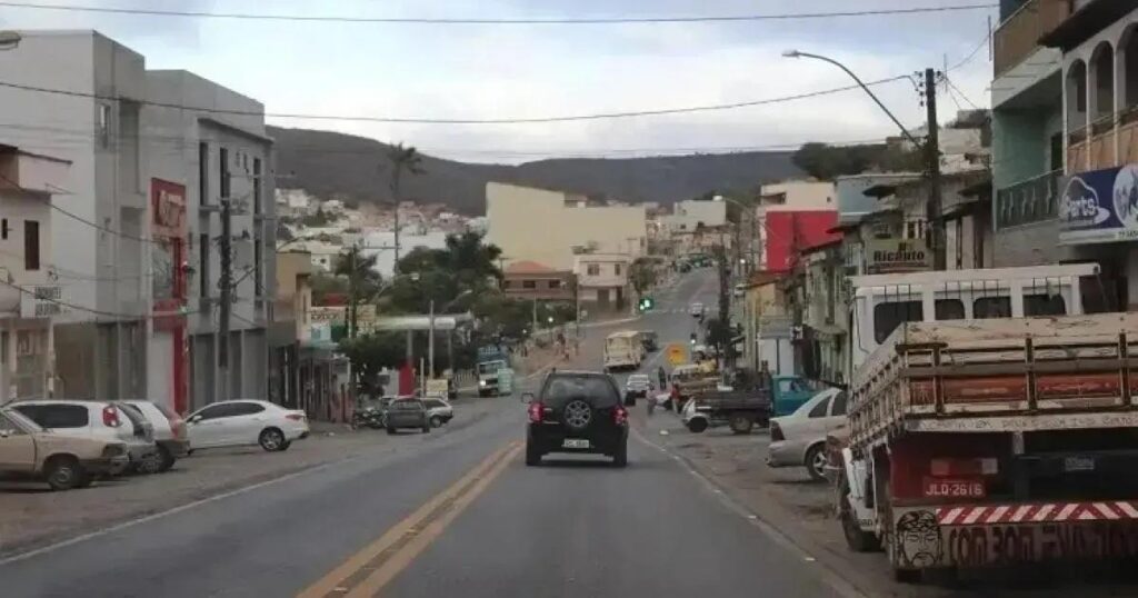 Idoso perde R$ 7 mil em golpe após pedir ajuda em agência bancária na Bahia