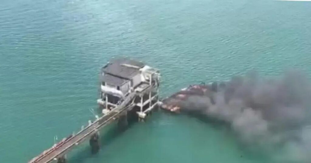 Incêndio em balsa deixa homem queimado em Madre de Deus; Marinha investiga