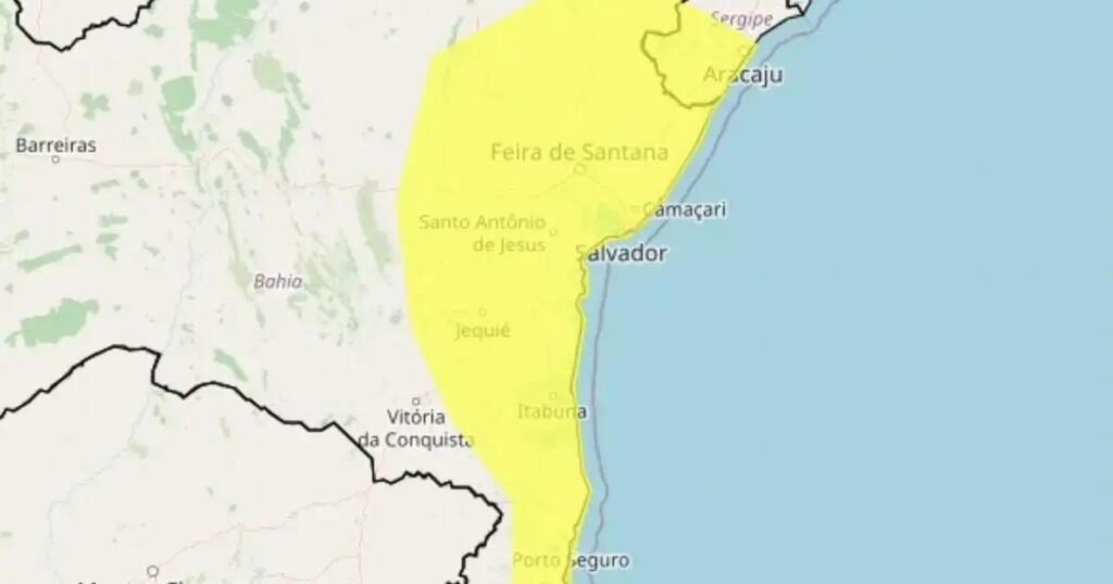 Inmet emite alerta de chuvas intensas para 263 cidades da Bahia
