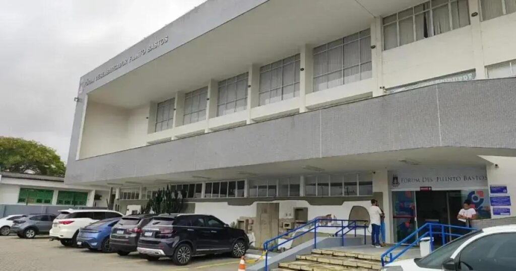 Inspetora da PRF acusada de racismo é liberada após audiência de custódia