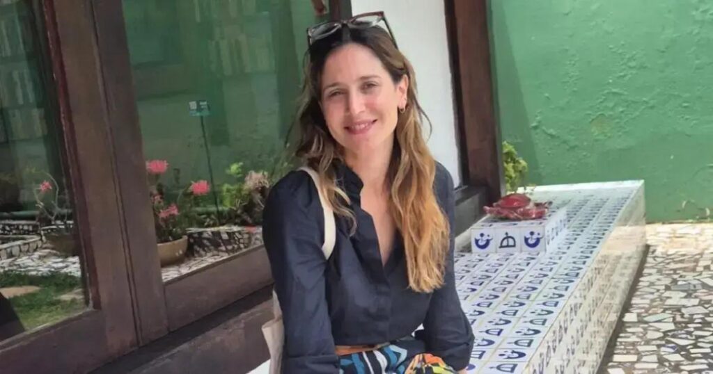 Mel Lisboa visita Casa do Rio Vermelho durante temporada de musical em Salvador