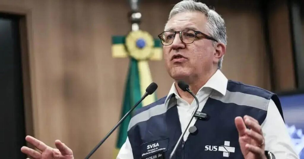 Ministro da Saúde alerta para aumento de casos suspeitos de intoxicação por metanol