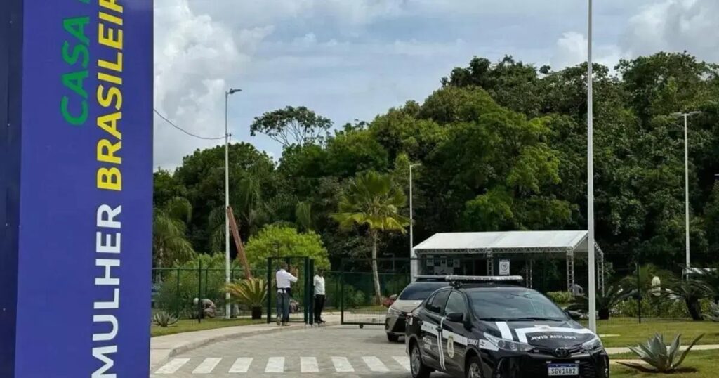 Mulher é vítima de estupro coletivo por três homens em Stella Maris, Salvador