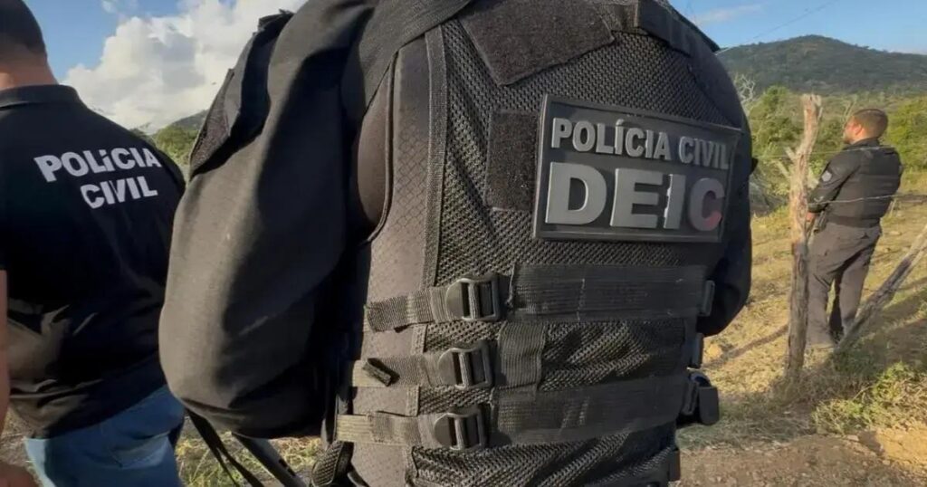 Polícia Civil apreende celulares e roupas em operação em Anguera