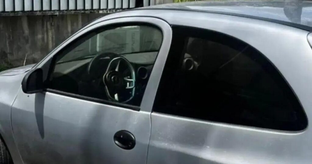 Polícia recupera carro roubado na Avenida Afrânio Peixoto em Salvador