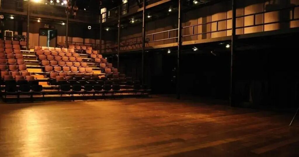 Requalificação do Teatro Vila Velha: obras seguem com previsão para maio de 2026