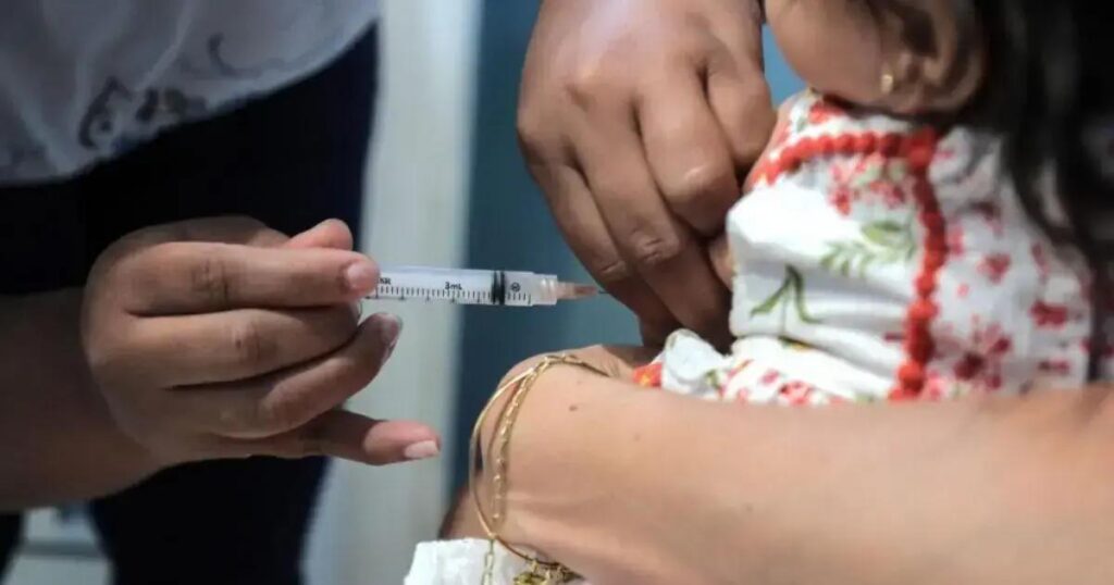 Salvador inicia campanha de multivacinação para crianças e adolescentes