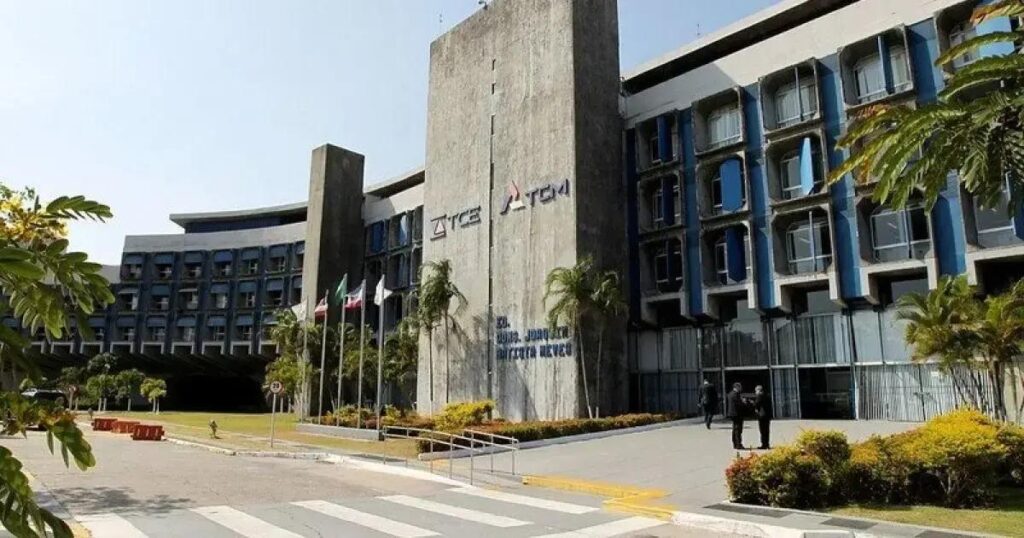 TCE-BA propõe reajuste escalonado de 4,5% para servidores em 2025 e 2026