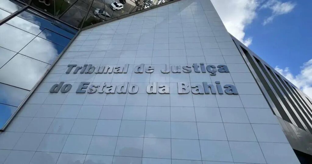 TJ-BA recomenda demissão de oficial de justiça por recebimento de vantagem