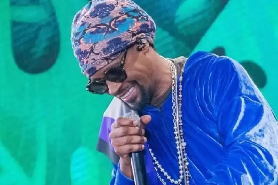 Toni Garrido altera letra de Girassol e gera polêmica sobre machismo na música